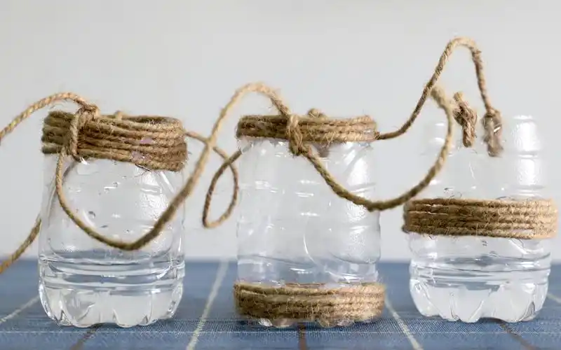 矿泉水瓶别急着扔,妹子教你制作一个漂亮的小花瓶_哔哩哔哩_bilibili