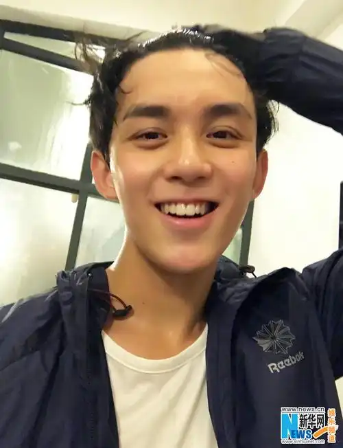 吴磊晒健身自拍 少年气息十足