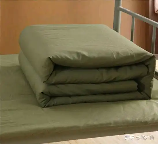 高中军被全套(褥子,被子,枕头)总共多少钱? - 知乎