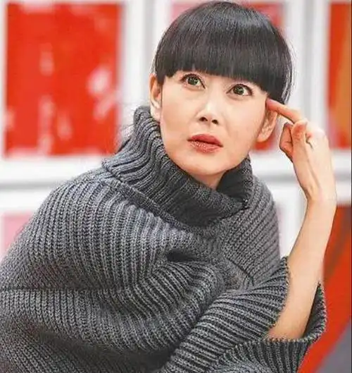 于佳卉,这位生于富贵之门的佳人,自踏入演艺圈以来,事业之路便如履平