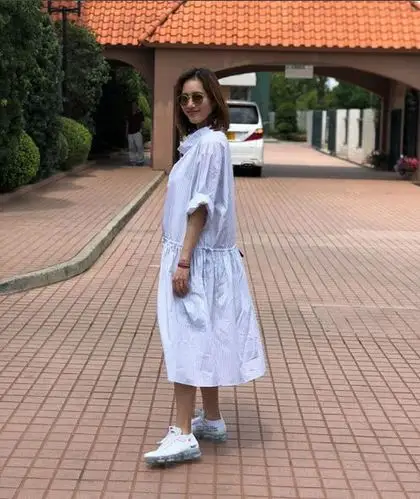 晒妻狂魔余文乐晒王棠云美照妥妥的老公视角甜死人