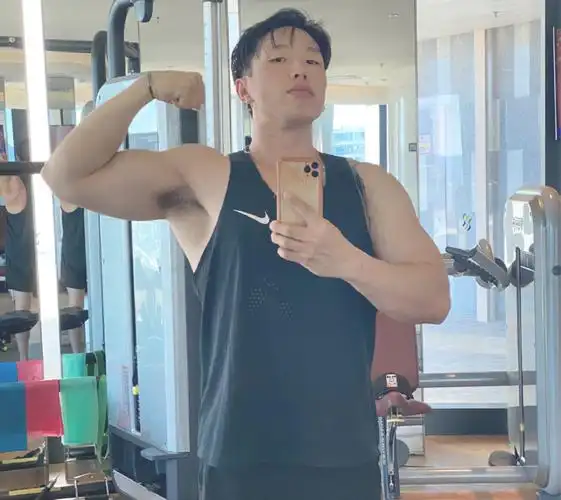 德云社烧饼怕家禽,踢毽子连毛都不沾,刘雨欣一口气踢12个