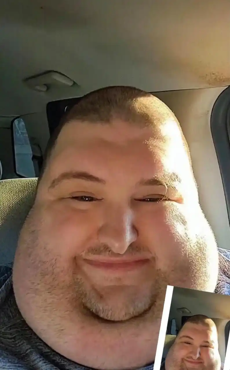 听说女生都喜欢瓜子脸,现在给你们看看瓜子脸的男生长啥样