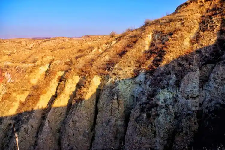 写美篇  泥河湾遗址群位于河北省张家口市阳原县桑干河畔,因其具有