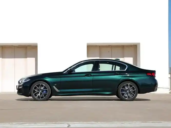 宝马(进口) 宝马5系(进口) 2022款 改款二 540i 风尚版 m运动套装
