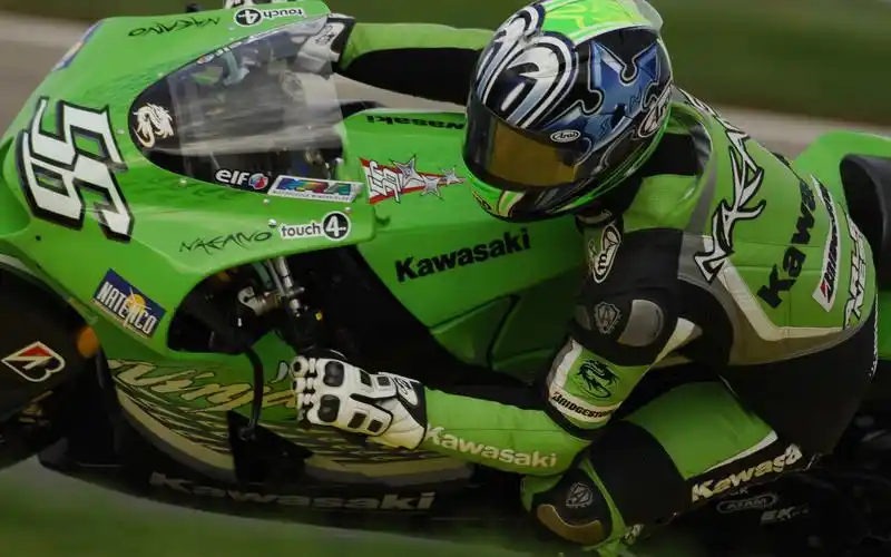 川崎zxrralencia摩托桌面壁纸