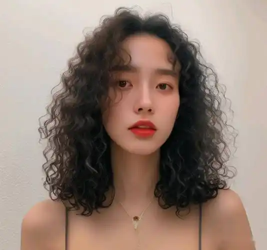 最受欢迎发型来了,全头烫半头烫发尾烫波波头纹理烫,你最爱哪种_时尚