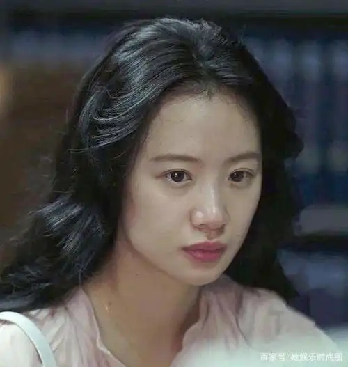 《隐秘的角落》王瑶扮演者李梦颜值与演技获赞,五部演技巅峰之作