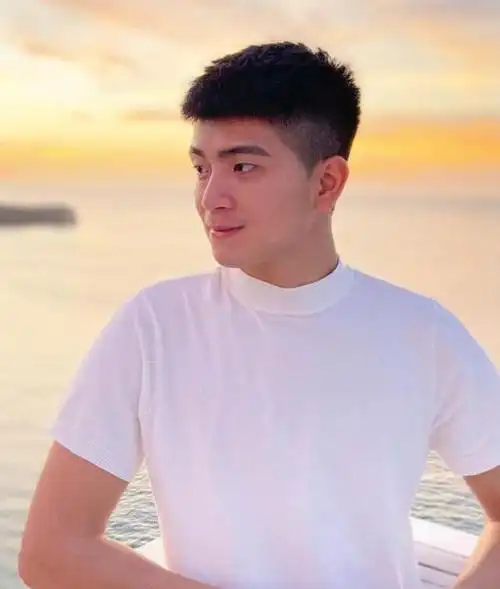 男生短发精神帅气发型(越剪越帅气的男生短发)-6