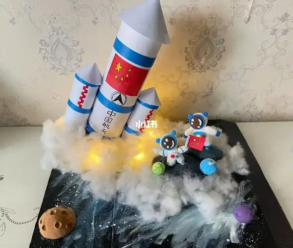 火箭  #宇航员  上个学期带着姑娘做的手工,姑娘开心的很～#幼儿园