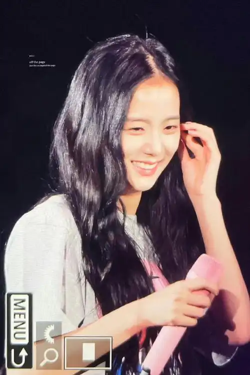 kimjisoo超话#金智秀blackpink演唱会素颜生图#221015 首尔演唱会day1