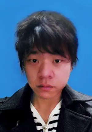 1寸的,尽力了哦,你的像素不太好,再提高就是颗粒了,冲一寸照还算够用