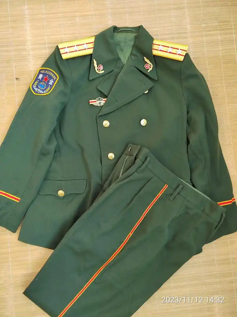 87式05款武警女警官马裤呢冬常服,05款主要是在87式原来 - 抖音