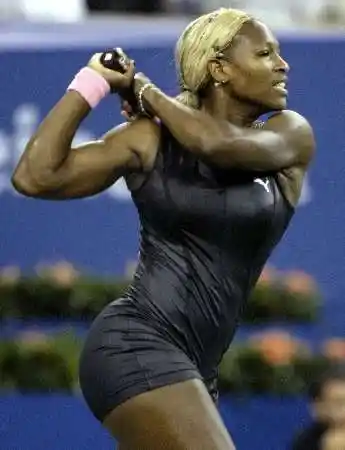 美国网球公开赛小威廉姆斯展露健美身材图文