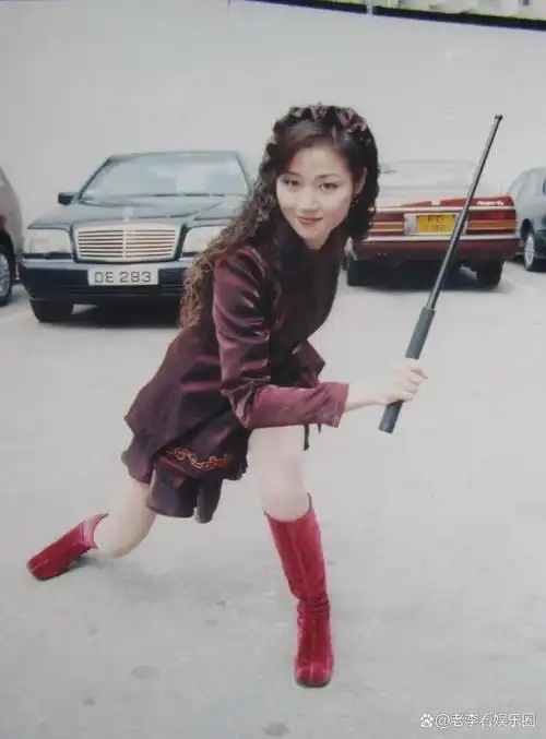 万绮雯:年轻时相貌平平,如今老了却愈发迷人