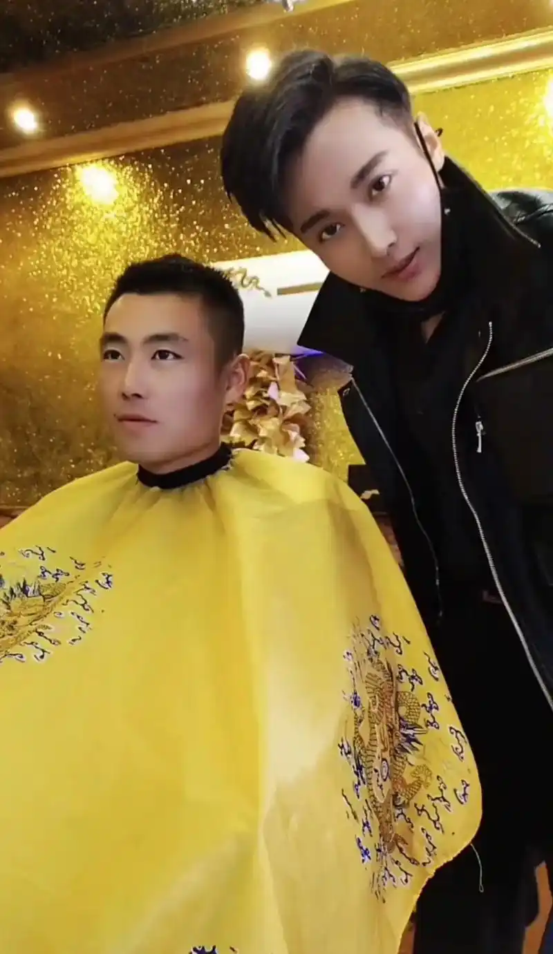 安徽凤阳 #颜值 #男神 #眼神杀 #痞帅 对 你说的很对 - 抖音