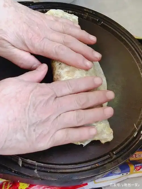 老妈勤劳,灵巧的双手