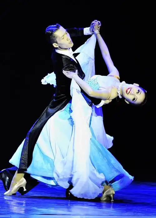 华尔兹的花样组合