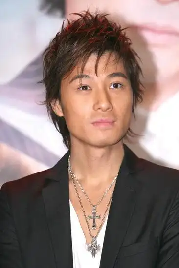 强吻梁心颐许绍洋被呼巴掌两人拍得很火爆