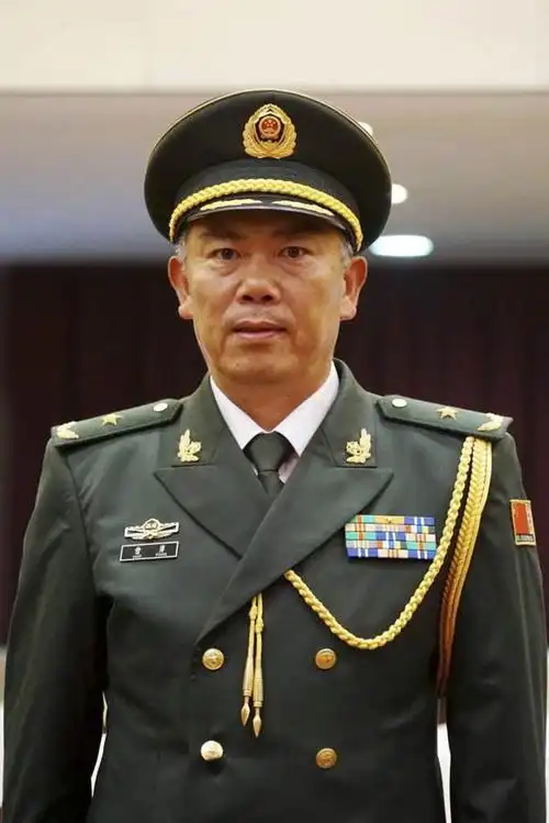 武警少将有独立的办公室吗?