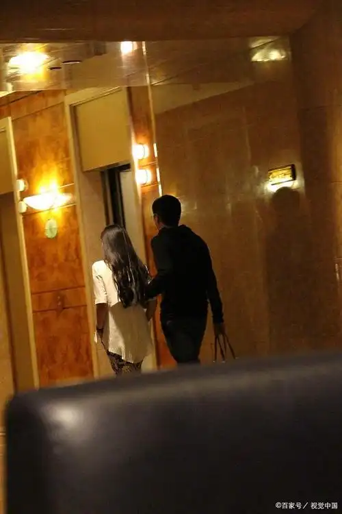 如果你发现女朋友和别的男人去开房,这可能是一件非常让人痛苦和困惑