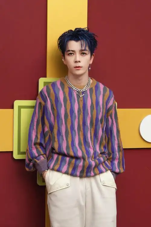 王栎鑫超话#常州太湖湾音乐节#圆满结束,今天的照片很符合节日快乐!