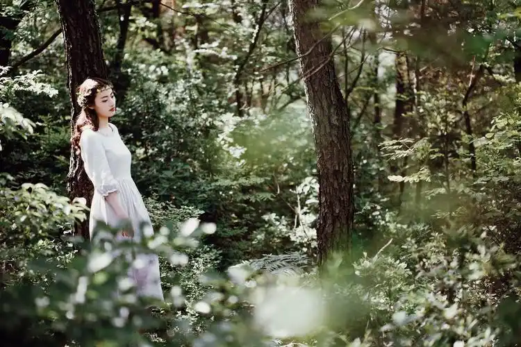 树林间的女孩|摄影|人像|鹿池 - 原创作品 - 站酷 (zcool)