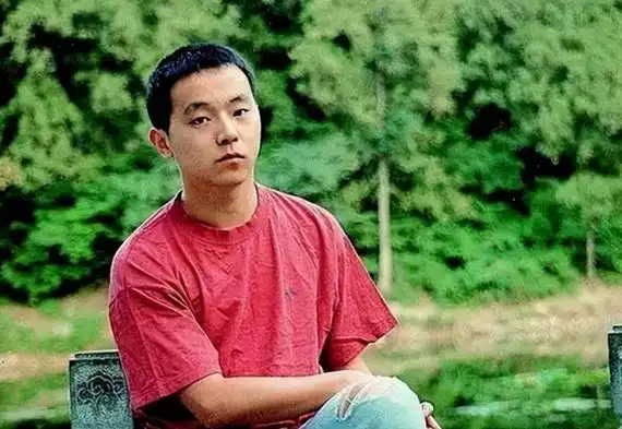 不过,窦唯本人曾公开评价他与王菲的婚姻是一场阴谋,指女方经纪人