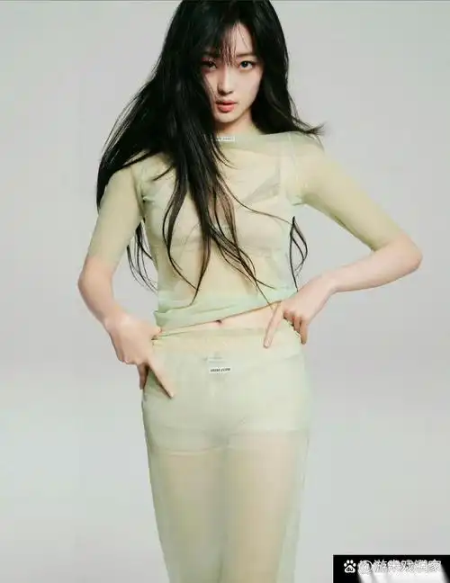 孙千这衣服透得都能看见内衣了,穿得有点不妥当吧