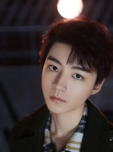 王俊凯桃花眼太好看了,哥哥的眼里有星辰大海