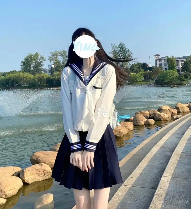 阳光真的是最好的滤镜啦#jk #水手服 #双马尾 #jk制服 - 抖音