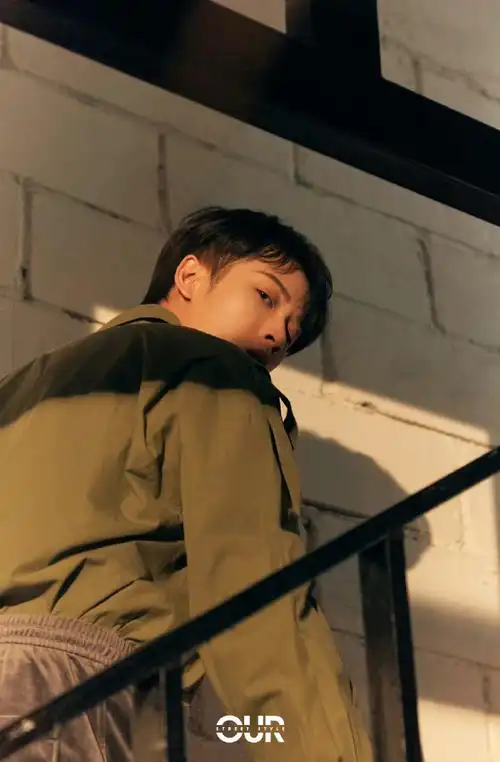 2021年《我们的街拍时刻》(西装大长腿77风衣帅哥)预告视频:我们的