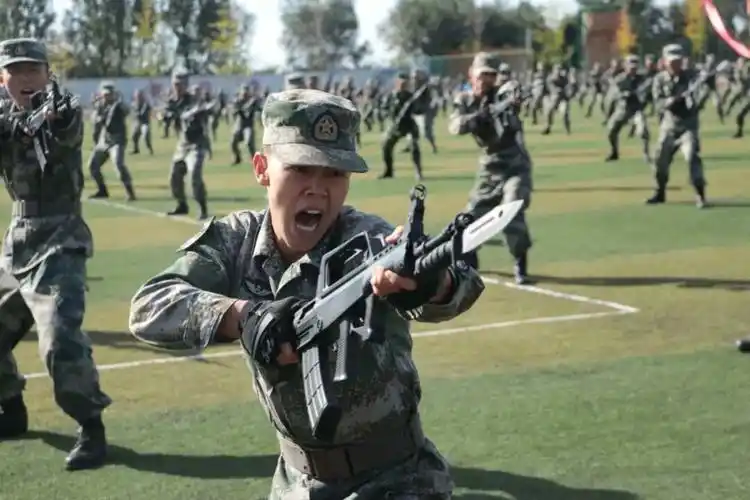 陆军装甲兵学院之风采.