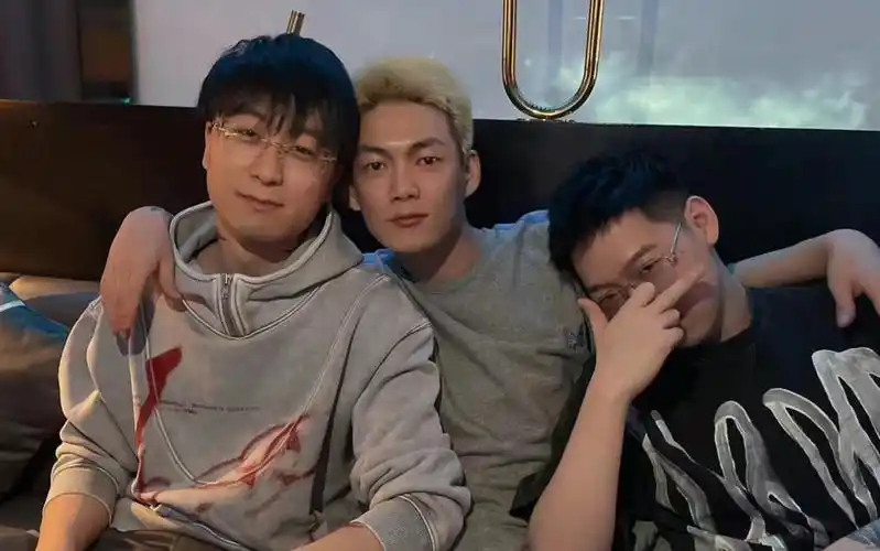 红花会合体!弹壳/丁飞/啊之/贝贝 团魂燃起来了!