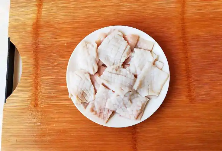 用麦穗花刀做漂亮油爆鱿鱼-从烹饪小白到厨艺高手基础篇刀工4_控制