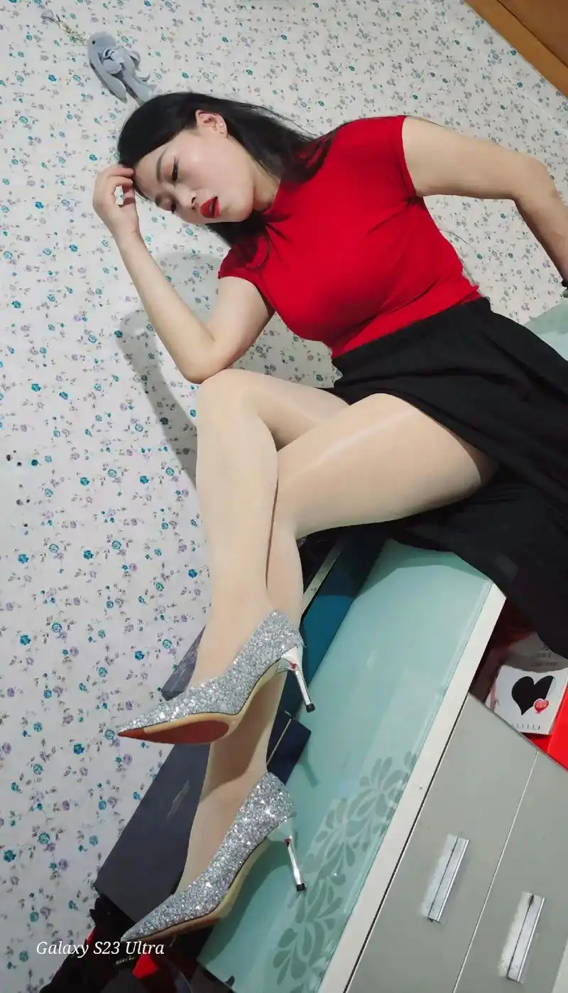 丝袜美腿高跟鞋漂亮 作者赞过 1月前·陕西 5 分享 回复 回憶抹不去