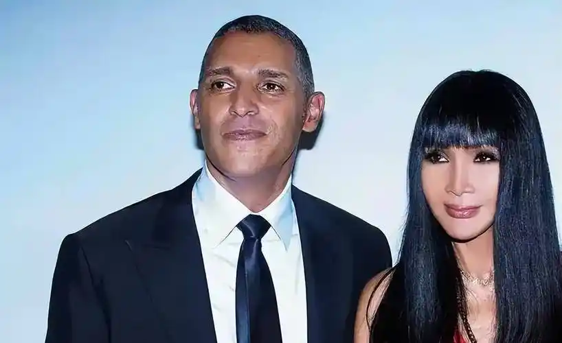 17岁结婚,18岁生子,再婚嫁警察,今生最爱的是女儿_毛宁_全国_李宝健