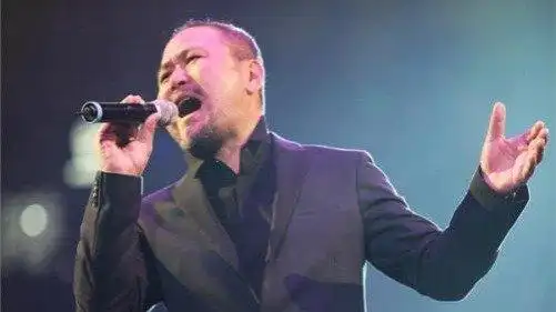 张镐哲的路太远唱出了人间太多的悲欢生活的心酸和泪水