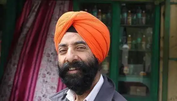 然而,印度的人口构成十分复杂,拥有众多民族和人种.