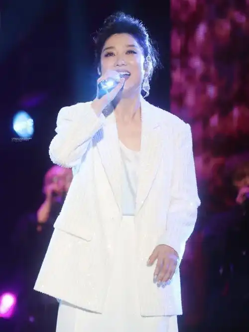 杨魏玲花超话‖凤凰传奇超话    383036313832 吉祥如意