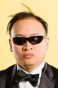 搞笑人像真人高清黄色背景照片