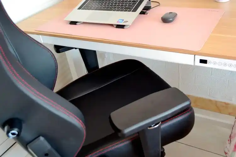 为了更健康地在电脑前办公,聊聊我是如何打造我的桌面的!