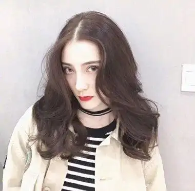 2018女生自然又好打理的纹理烫发型已上线 懒癌泛滥的女生值得get(4)