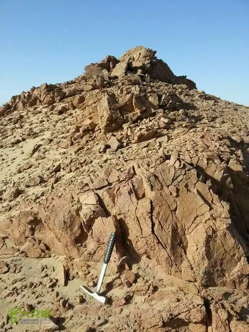 光谱第二天含砾粗砂岩