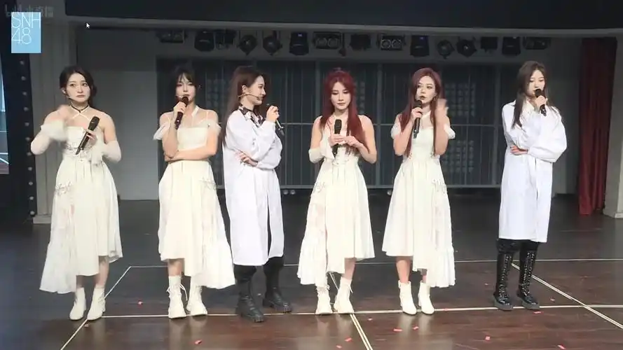 snh48 team nii 《应许之地》mc3 戴耳机猜词