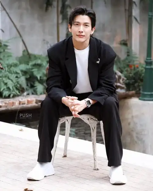 泰星push自从宣布跟pptv解约之后,就恢复了自由艺人的身份,目前只是