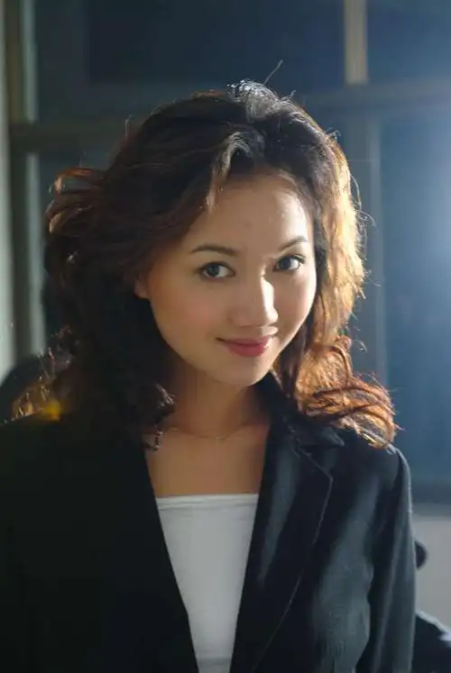 资料图片:30集电视剧《红罂粟》精彩剧照(12)