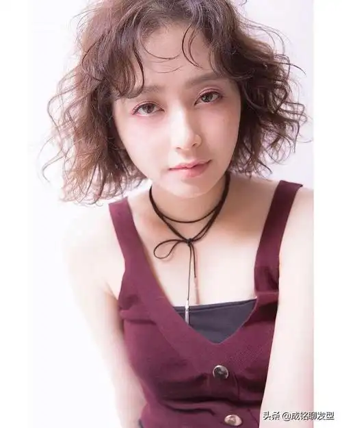 微胖的矮个子女生留什么发型才显瘦显高?有适合的发型推荐吗?