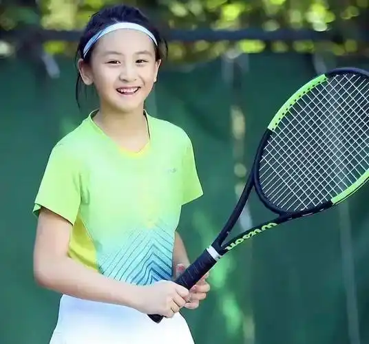 公开森碟训练照肌肉发达成金刚芭比,晒得黑白分明_打网球_阳光_潮流