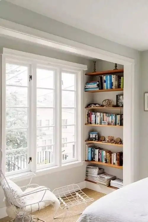 墙面那一点凹进去的空间 用起来吧!